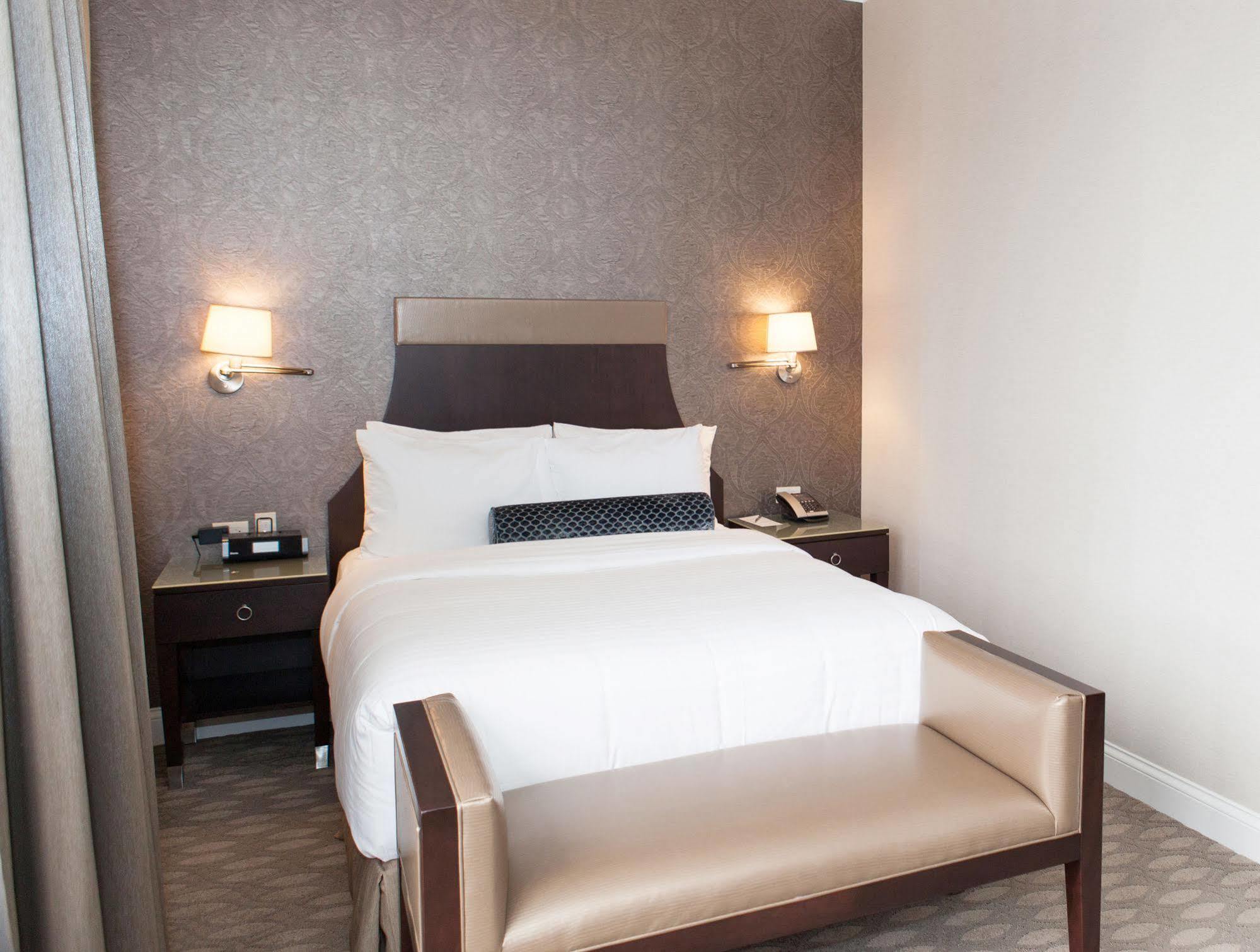 La Banque Hotel Homewood المظهر الخارجي الصورة